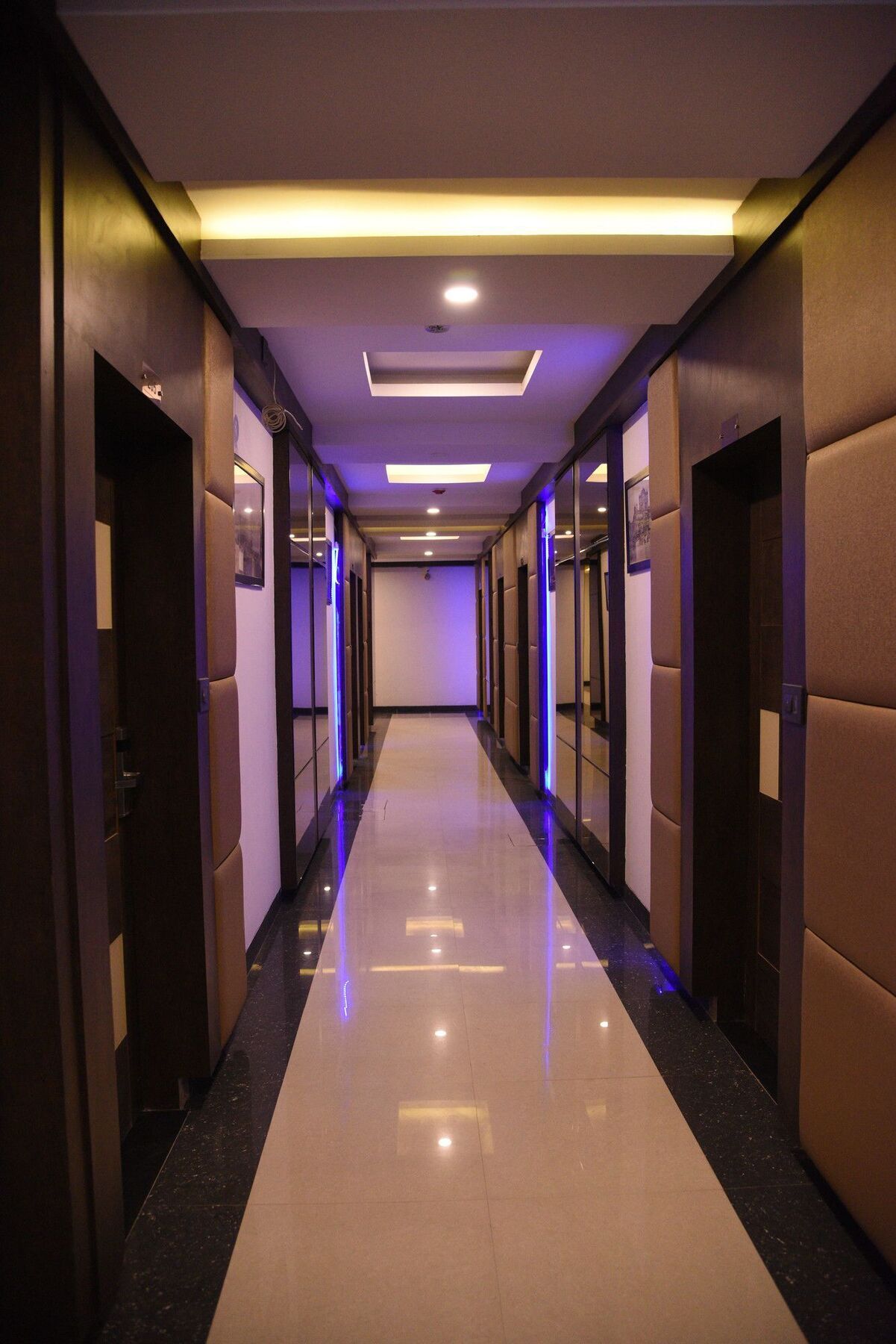 Moments Hotel Lakhnau Kültér fotó